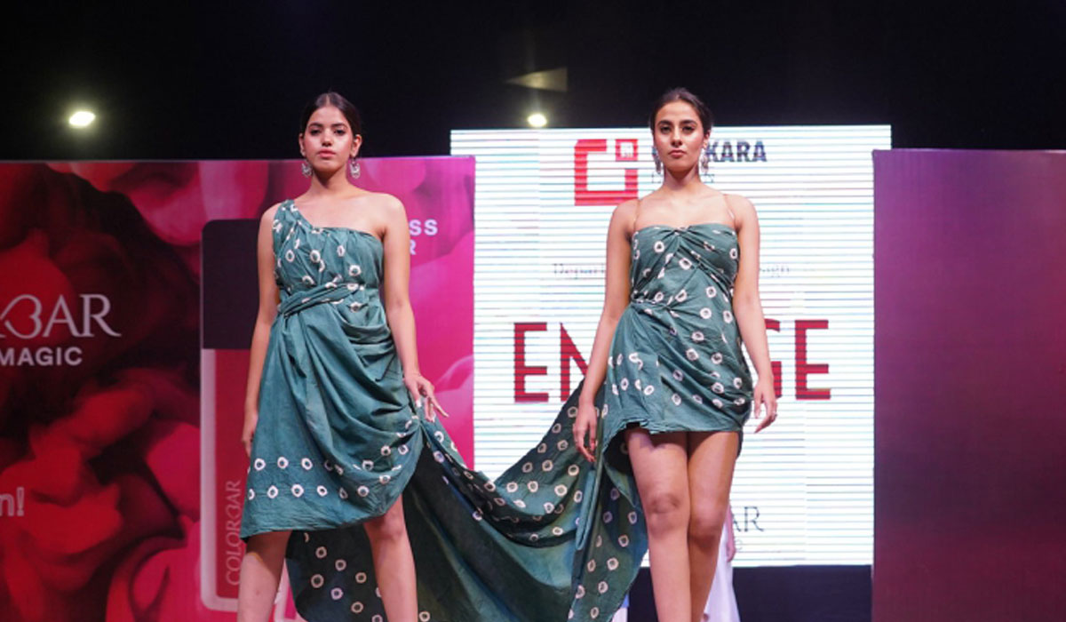 Shanaya Kapoor Trolled Over Her Ramp Walk At Lakme Fashion Week